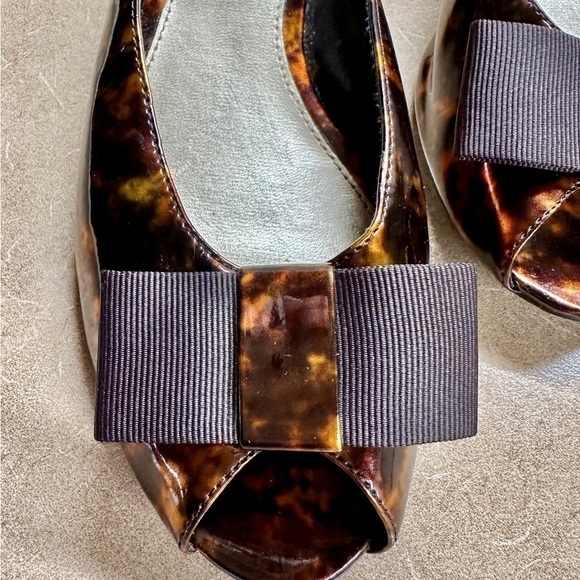 CATO, WOMENS SLIDE-ON, PEEP TOE HEELS. MAN-MADE PATENT LEATHER. SIZE 8W - Picture 3 of 10